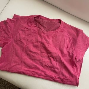 Lululemon fitted tee